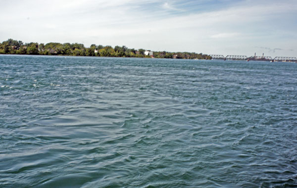 BlogCFD_20100910_01305 Views of th Niagara River along the bike path.